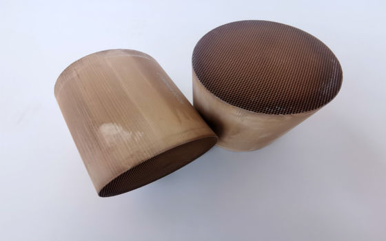 Platinum Metallic Ceramic Honeycomb Catalytic Converter Honeycomb Scr Catalyst 100cell 200cell