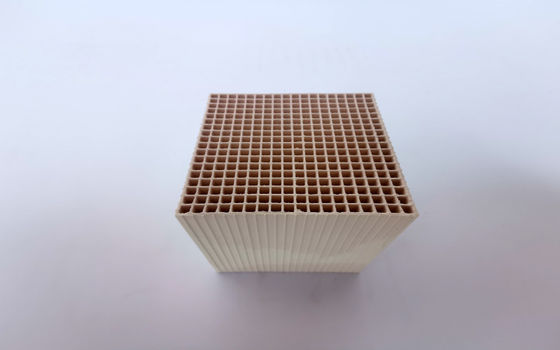 Produsen Substrat Katalis Keramik Honeycomb Alumina