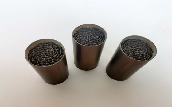 100 Cell Catalytic Converter 3 Inch 2.5 Inch Universal Catalysts Untuk Emisi Otomotif